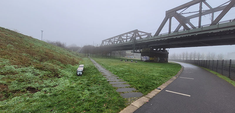 Brücke im Nebel